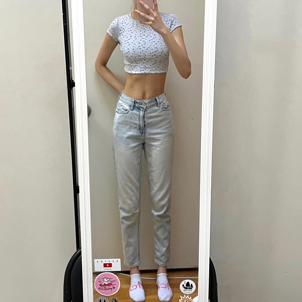 American Eagle distressed style light wash mom jeans